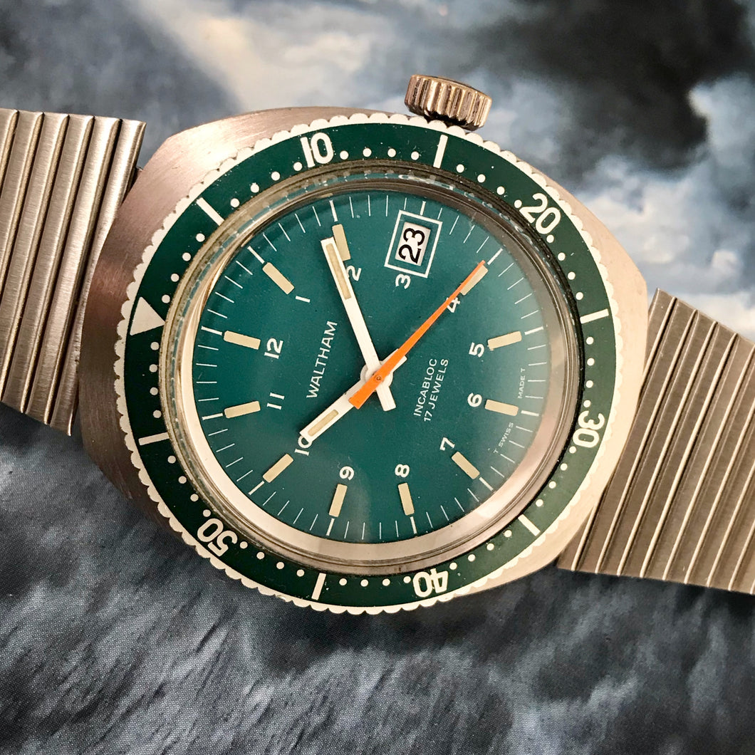 MINTY~HUNTER GREEN DIAL 70s WALTHAM DIVER~SIGNED 4X