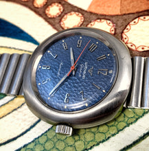 CHUNKY~1970s WITTNAUER HAMMERED BLUE DIAL AUTOMATIC