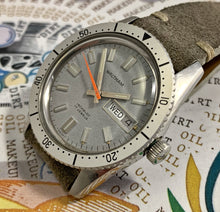 SHARP~LATE 60s WALTHAM DAY/DATE DIVER~SERVICED