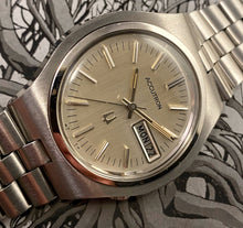 HANDSOME~1973 ACCUTRON 218 DAY/DATE